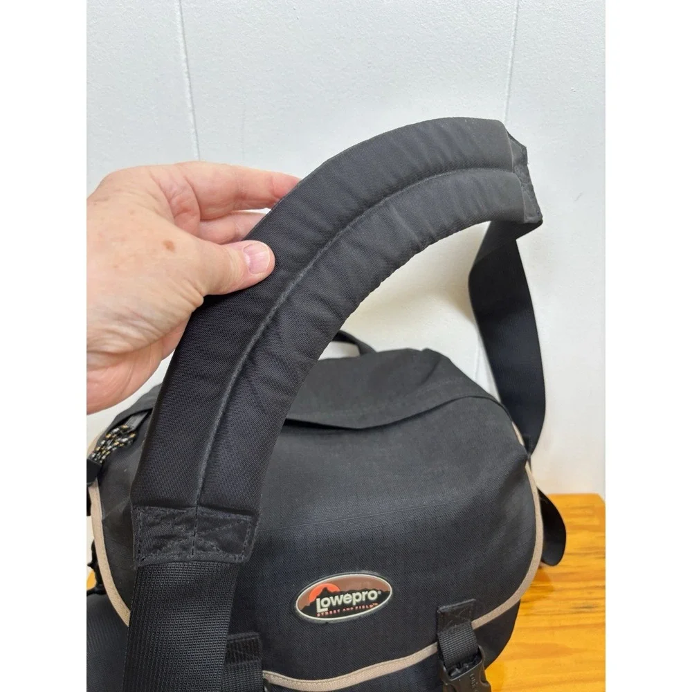 Lowepro Street & Field Reporter 100 AW Soft Camera Case with Adjustable Strap
